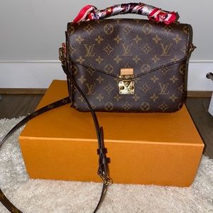 Loui Vuitton Pochette Métis